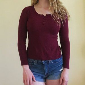 Fitted Burgundy Pullover Sweater with Buttons
